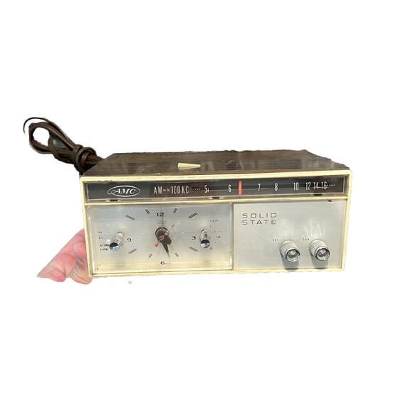VINTAGE! AMC Solid State AM Alarm Clock Radio MC 40 -Tested! Works! Nice!! - Picture 1 of 7